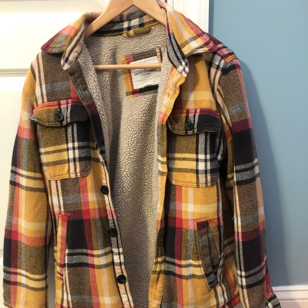 American eagle plaid fuzzy jacket !!!